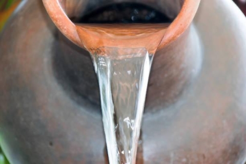 The Fragrance of Tradition in Uganda’s Naturally Fridged Water Pot